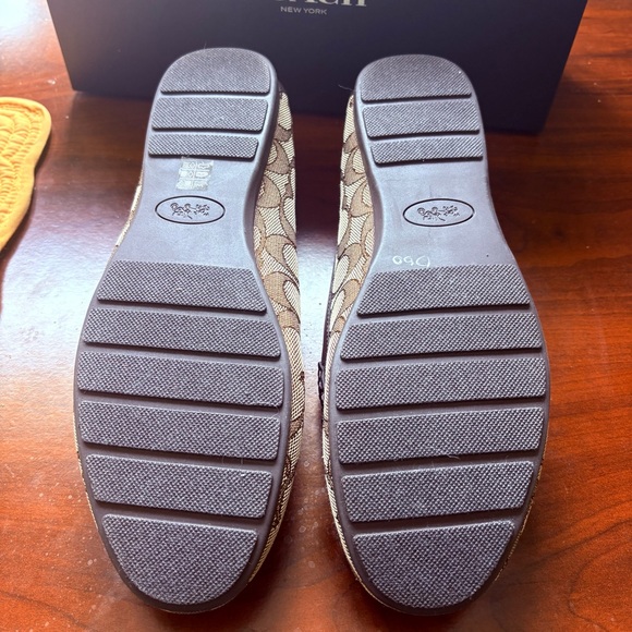 Coach Olive Signature Series C Jacquard Khaki-Chestnut Slip-On Loafer Sz 9.5M/40 - Picture 2 of 7